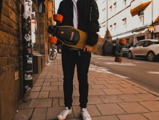 Comment Freiner en Longboard : Techniques Essentielles pour une Randonnée en Toute Sécurité