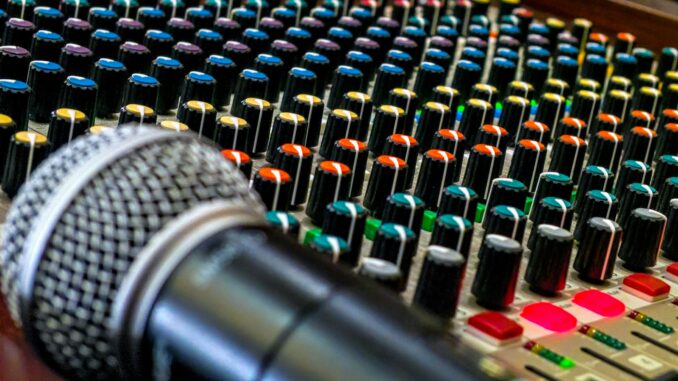 Actualité du multimédia : les grandes tendances qui transforment nos écrans